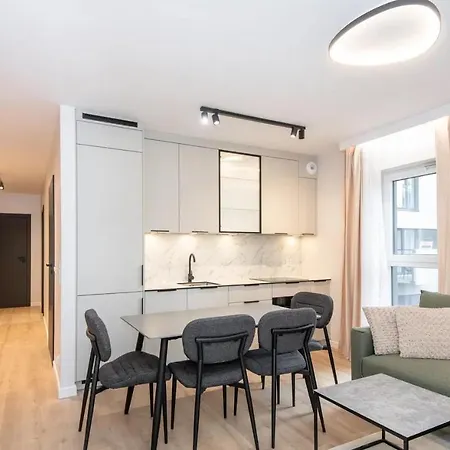 Apartament Aura *